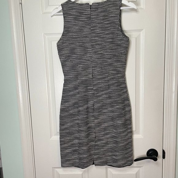 Banana Republic Women’s Woven Tweed Sheath Dress V-neck with Slit - Picture 3 of 7